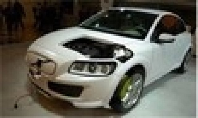 Volvo ReCharge се зарежда направо от електромрежата