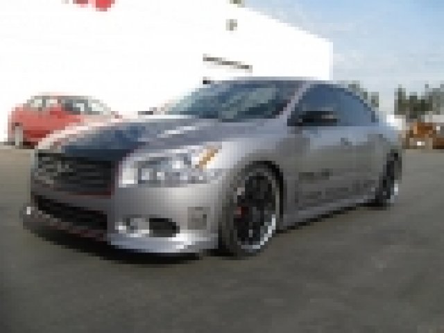 Stive Millen и Nissan представиха Maxima Stillen във Вегас