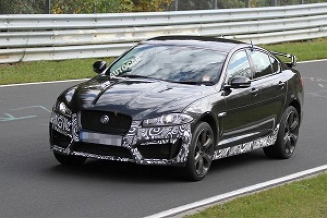 Jaguar тества конкурент на BMW M5 и Mercedes E63 AMG