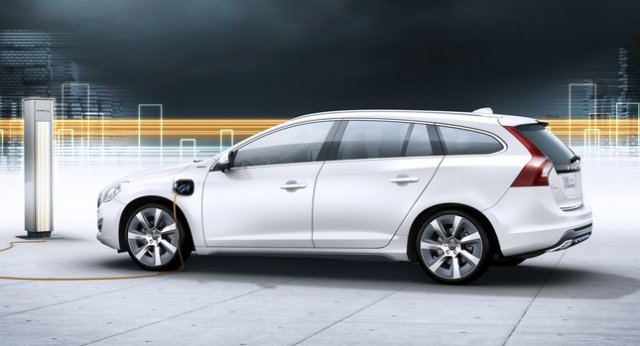 Volvo пуска хибриден V60