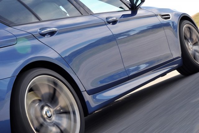 Кмет остана без книжка, след като пробва да изсуши колата си