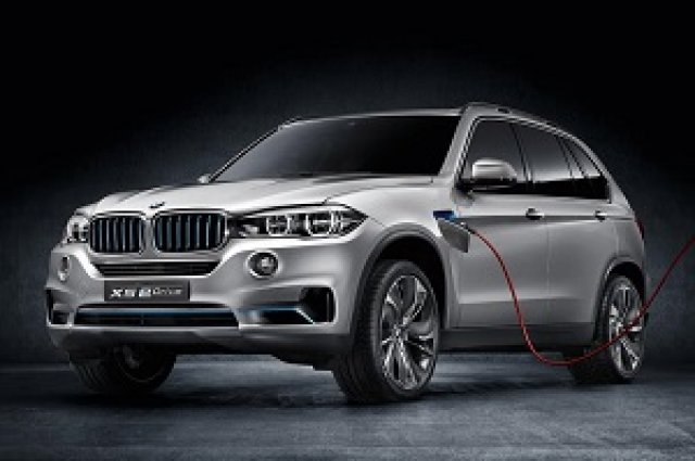 Хибридно BMW X5 пристига във Франкфурт