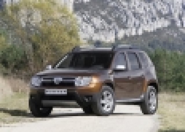 Първи снимки от интериора на Dacia Duster