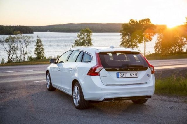 Polestar представи хибрид с 300 к.с.