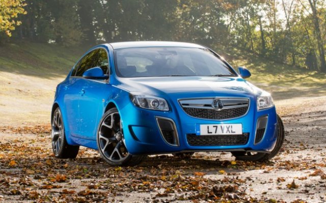 Братовчед на Insignia задмина BMW M5 по максимална скорост