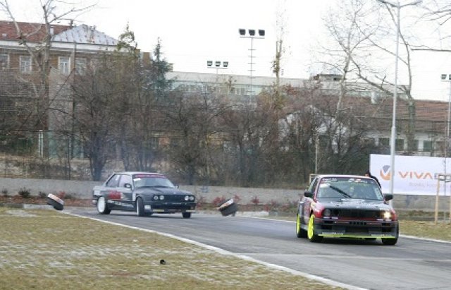 Шоуто на шампионите „подпали” паркинга пред „Арена Армеец”