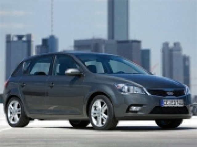 Кia официално показа обновения Cee’d