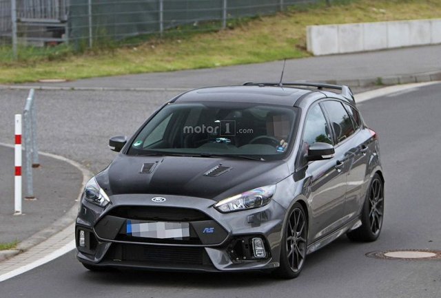 Ford тества карбонов Focus RS