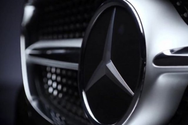 Daimler избра конкурент на Tesla за доставчик на батерии