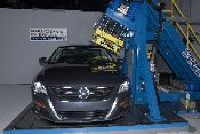 Още осем минаха през краш-тестовете на IIHS