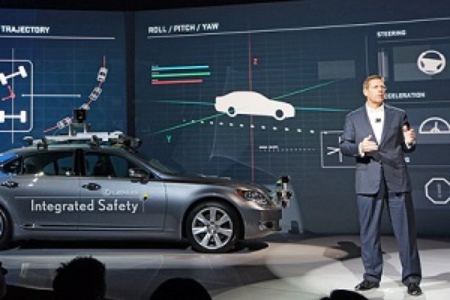 Toyota пуска в серия автономни автомобили през 2015 г.