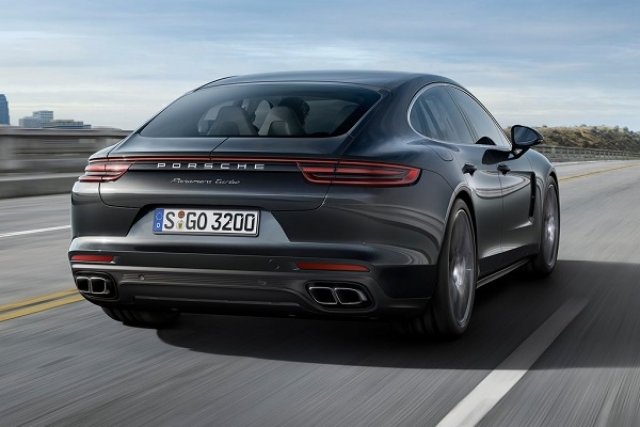 Колко струва най-бързия седан в света?