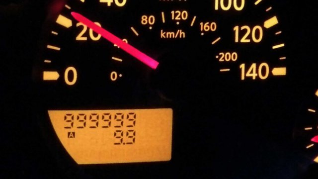 Пикап на Nissan навъртя 1,6 млн. без проблеми