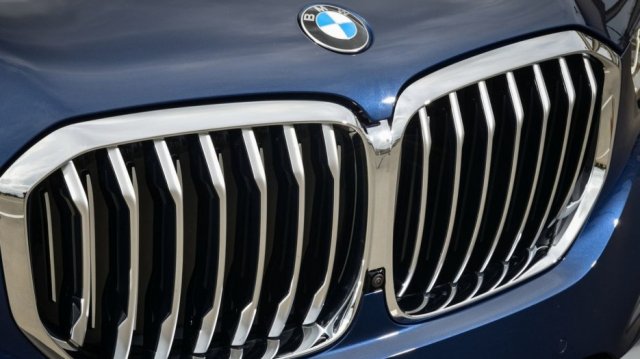 Шестима шефове на BMW влизат в затора