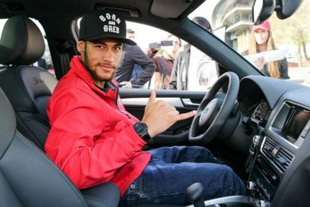 Звездите на ПСЖ ще рекламират Renault