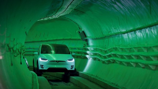Tesla показа как ще победи задръстванията (ВИДЕО)