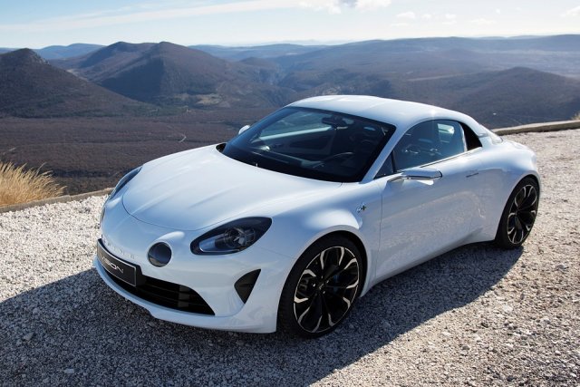 Моделите на Alpine ще получат двигатели Mercedes-AMG 