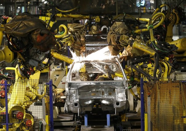 GM спря парите на Peugeot