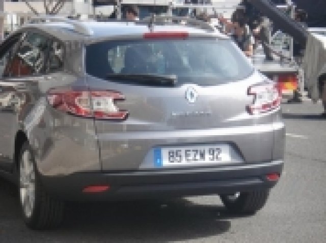 Новият Megane Sport Tourer (комби) заснет без маскировка