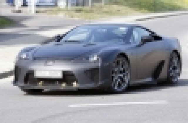 Lexus LF-A почти без маскирвка