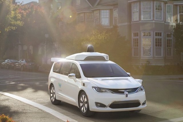 Google представи работещ безпилотен автомобил