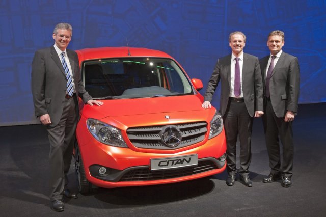 Renault Kangoo с емблема Mercedes-Benz