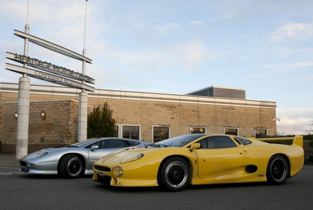 Jaguar XJ220 навърши 20 години