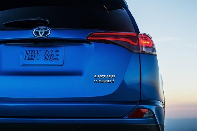 Първа снимка на RAV4 Hybrid