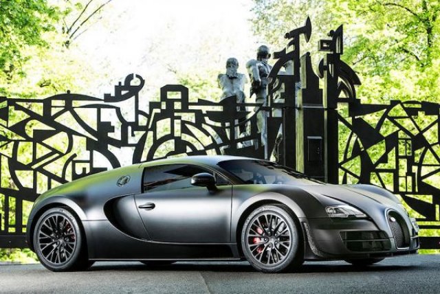 Последният Bugatti Veyron Super Sport отива на търг