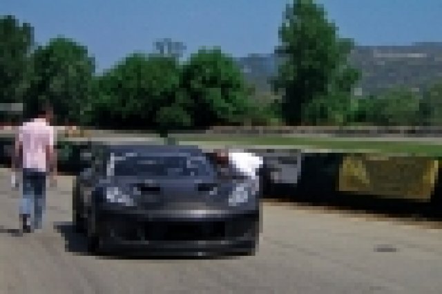 Първи снимки на състезателната Panamera