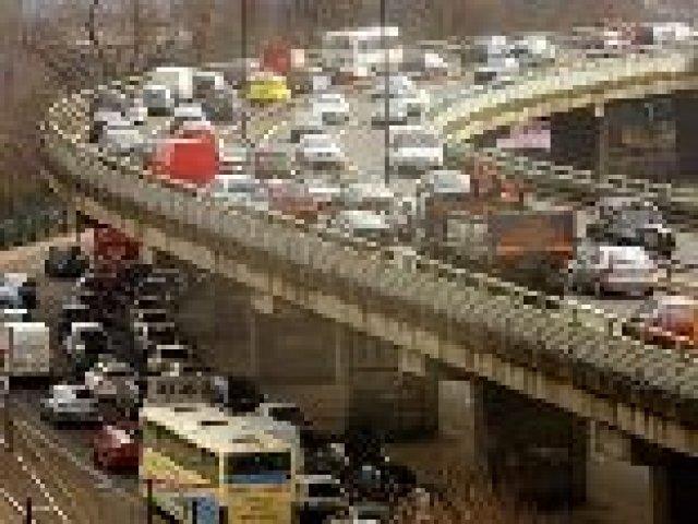 Британците предпочитат личния автомобил пред обществения транспорт