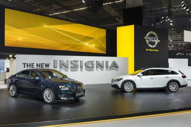 Обновеното семейство Insignia акостира във Франкфурт