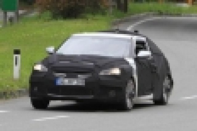 Hyundai Veloster с конвенционален двигател ще харчи колкото хибрид