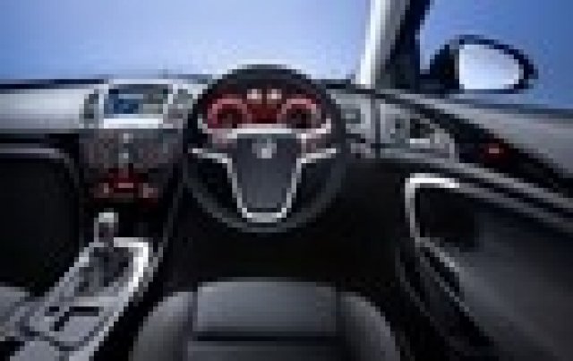 Официални снимки на интериора на Opel Insignia