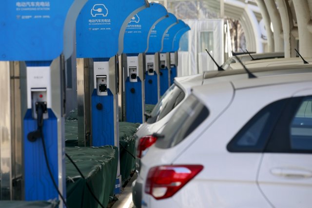 Експерти предричат нов спад на цените на петрола