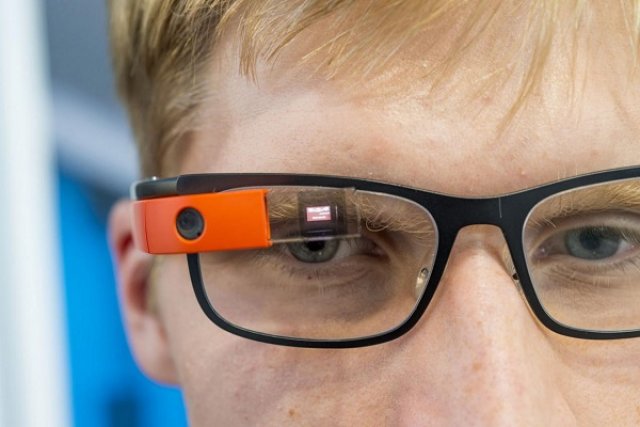 BMW изхвърля химикалките за сметка на Google Glass