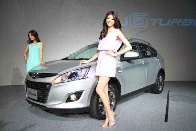 Тайванци показаха компактен кросовър