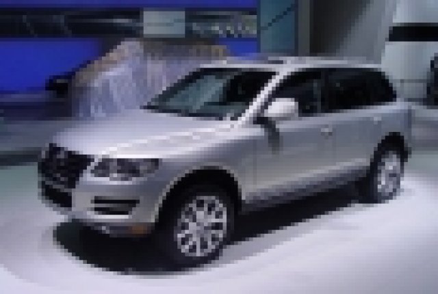 Шварценегер представи Touareg V6 TDI на автоизложението в Лос Анджелис