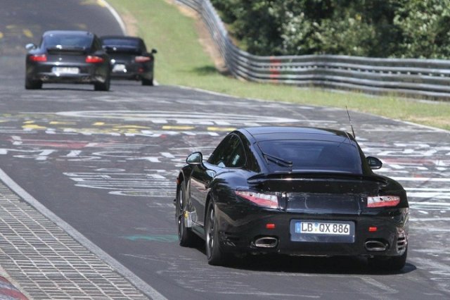 И Porsche 911 Turbo слага три-турбо