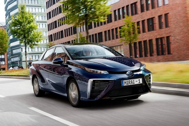 Toyota се отказва от бензина до 2050 г.