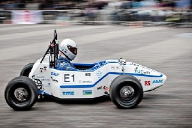 Студенти счупиха рекорда за ускорение 0-100 км/ч