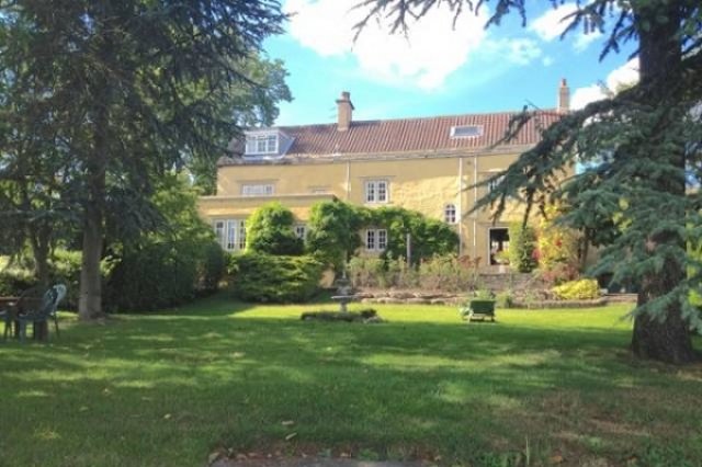 Продават родната къща на Джеръми Кларксън