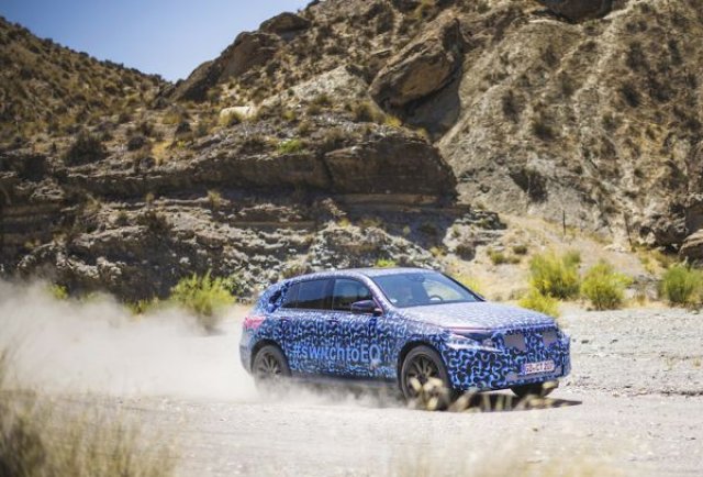 Mercedes показа как тества електрическия си SUV