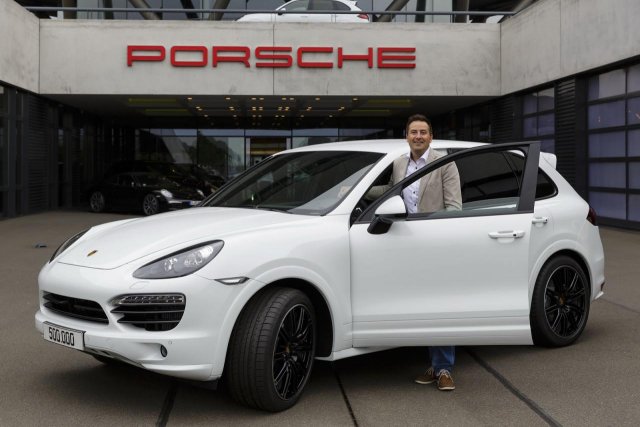 Porsche произведе половинмилионния Cayenne