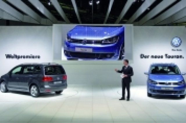 Volkswagen представи обновения Touran