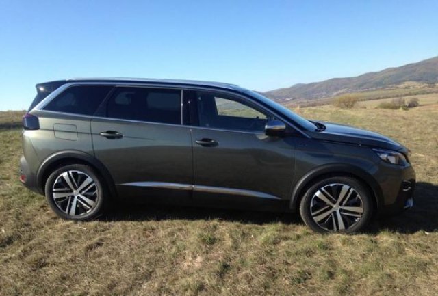 Под прикритие: тестваме преобразеното Peugeot 5008 (ВИДЕО)