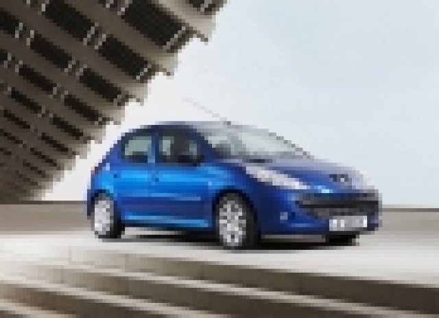 Peugeot обновява ....206