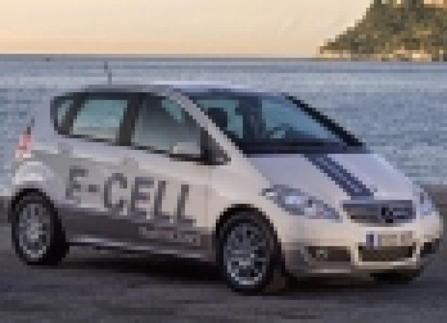 Mercedes и Tesla запретват ръкави за A-Class E-Cell