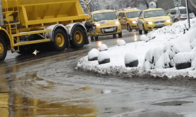 С летни гуми посред зима