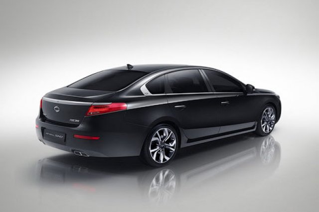 Renault разкри част от Talisman